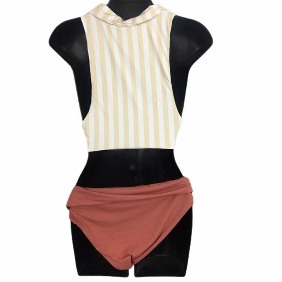 We Wore What Salerno Tie-Front Bikini Top XL - Picture 4 of 6